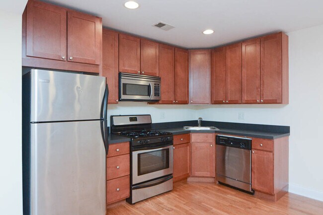Foto del edificio - 2836 N Albany Ave