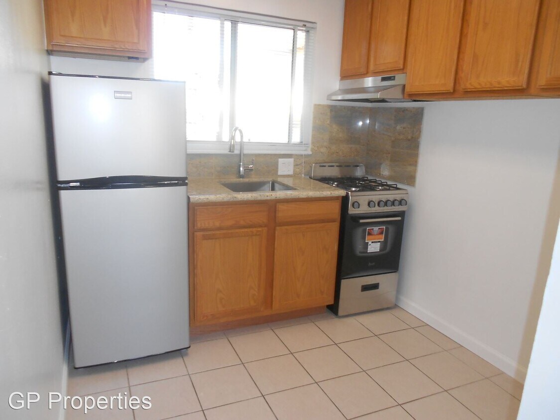 Primary Photo - 1125 E 18th St