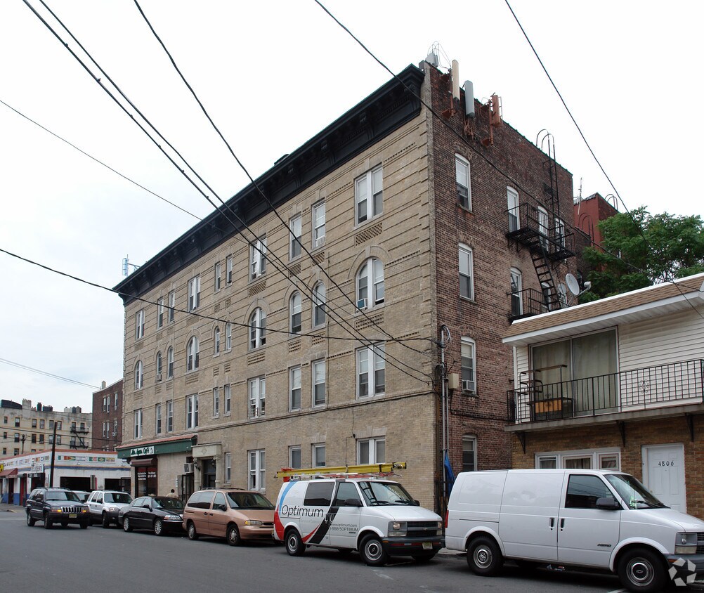 Building Photo - 4810-4816 Palisade Ave