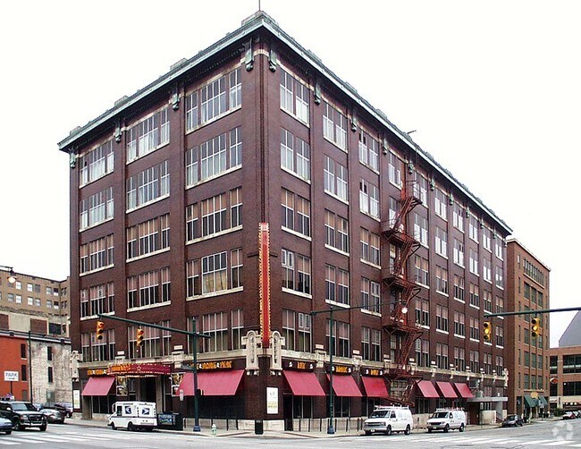 Building Photo - Six Over Merdian Retail