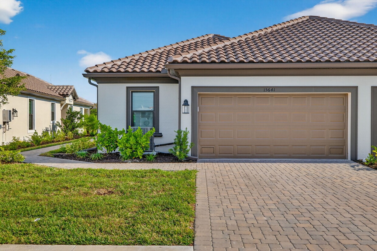 Foto principal - 15641 Gavello St