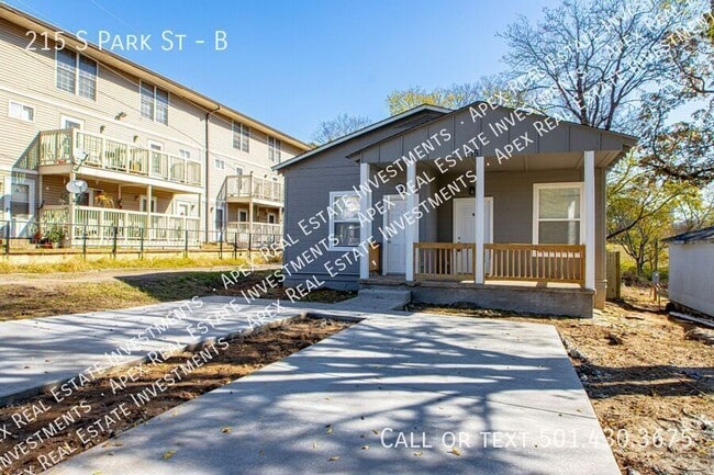 Building Photo - 215 S Park St