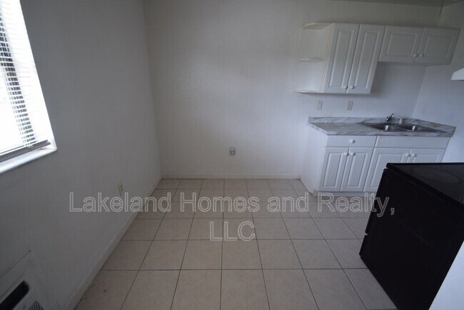 Foto del edificio - 503 Twin Pines Ln
