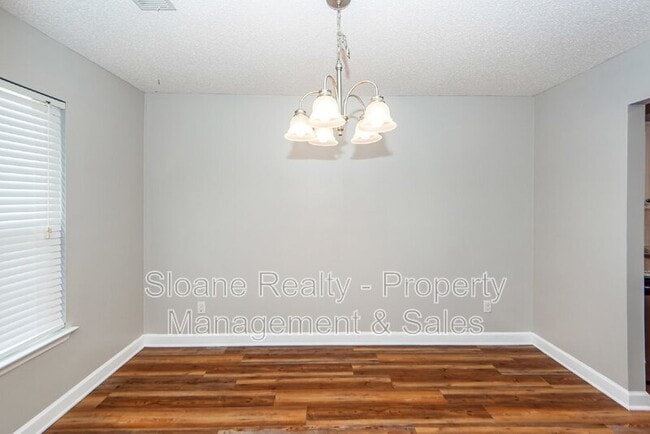 Building Photo - 1307 Apex Ln