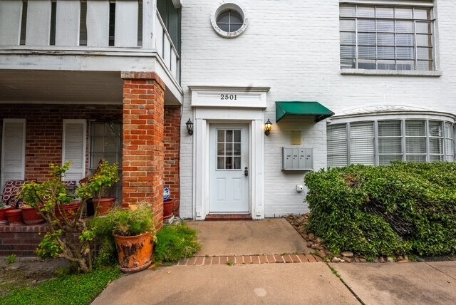 Foto del edificio - 2501 Marilee Ln