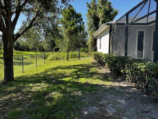 Building Photo - 5891 Trumpet St