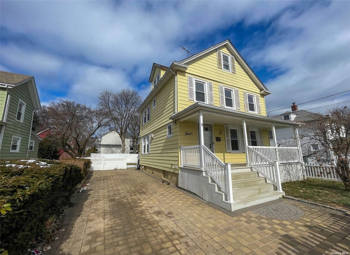 Primary Photo - 12 Valentine St