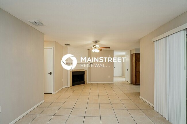 Foto del edificio - 4 Bedroom Pet-Friendly Home in St. Cloud, FL with Main Street Renewal