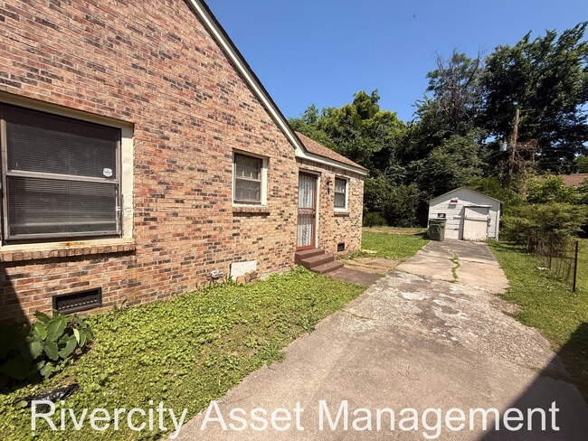 Foto del edificio - 2308 Larose Ave