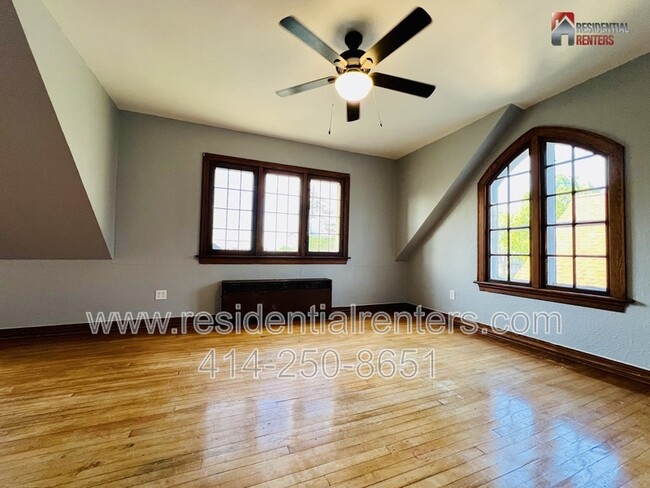 Building Photo - 1029 W Morgan Ave