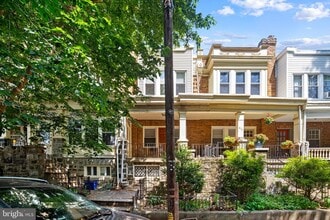 Building Photo - 881 N 21st St