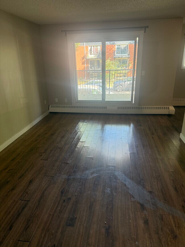 Building Photo - Unit For Rent