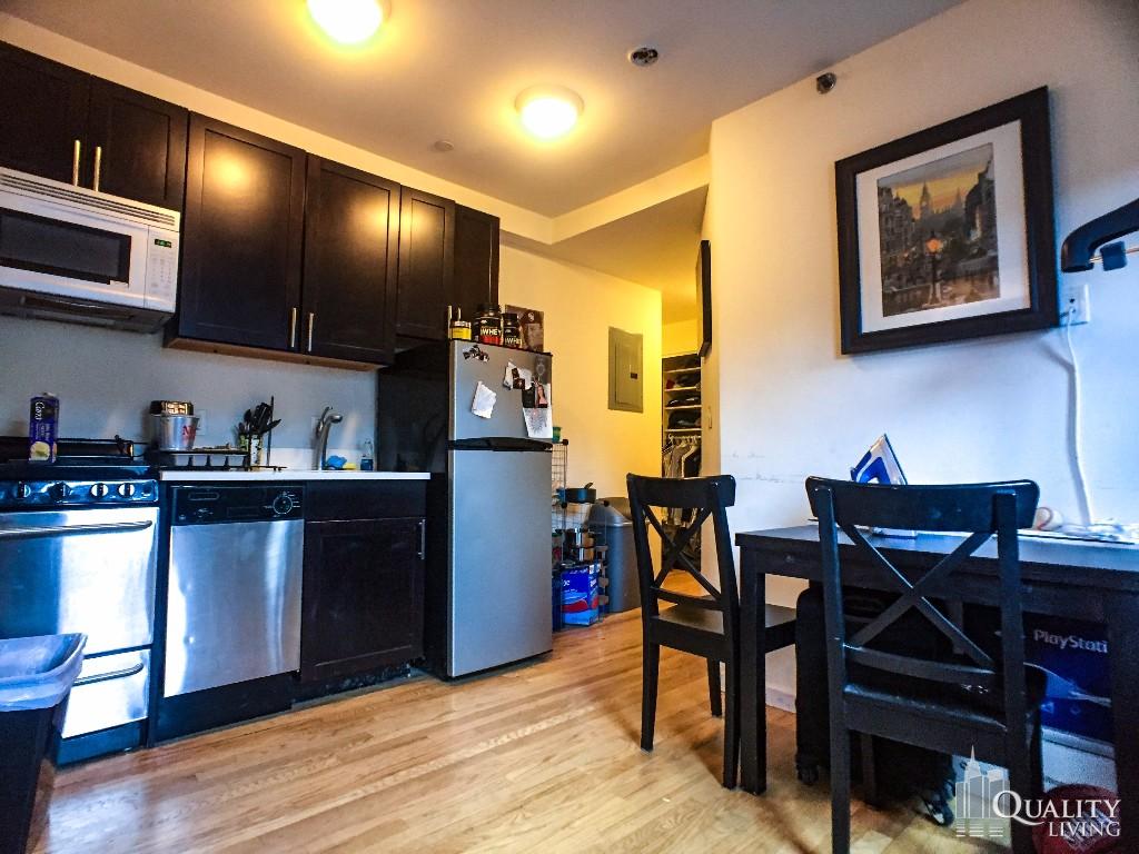 Primary Photo - 219 1st Avenue