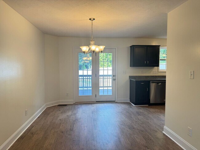 Foto del edificio - Move in Special! Beautiful Home Built in 2021! Open Floor Plan with 4bed/2.5 Bath and Fenced yard!