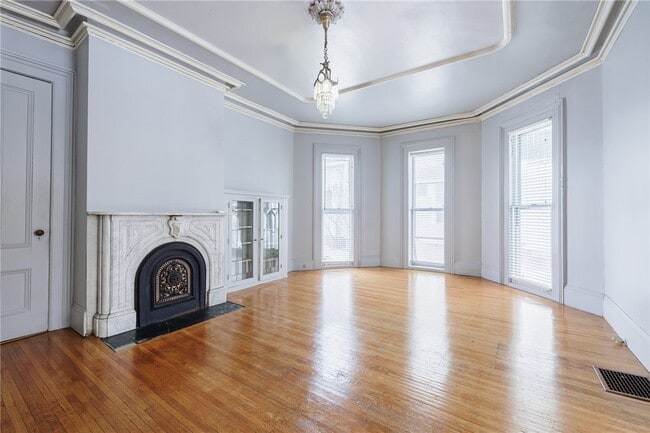 Building Photo - 18 Vick Park B