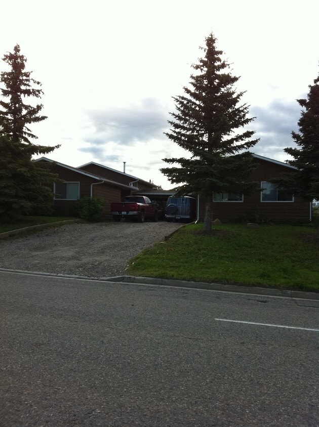 Primary Photo - 9719-9793 93 St