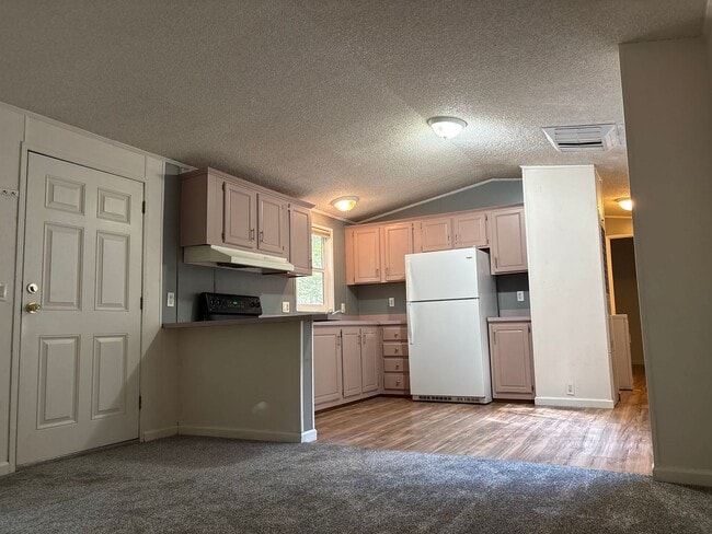 Building Photo - 14822 Magalia Dr