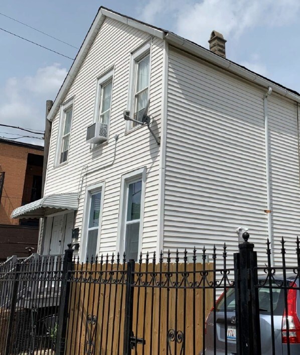 Primary Photo - 3138 W Wabansia Ave
