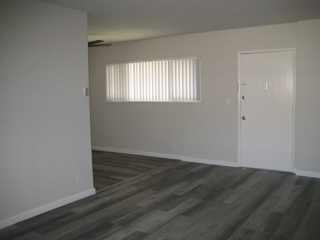 Building Photo - 5130 Woodman Ave