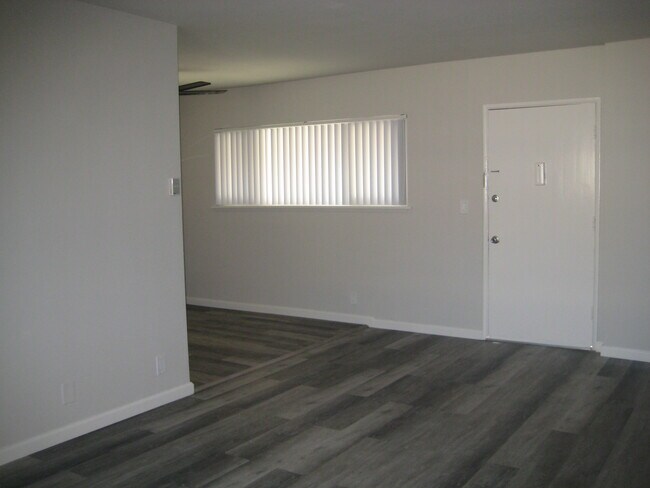 Building Photo - 5130 Woodman Ave