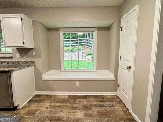 Building Photo - 829 Riverstone Ln