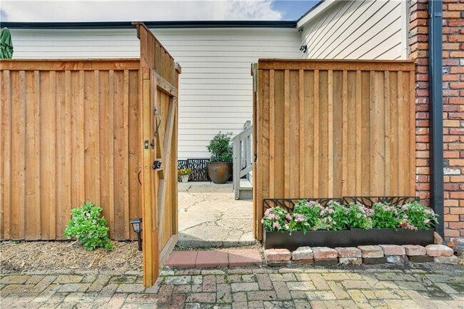 Foto del edificio - 2100 Philip St