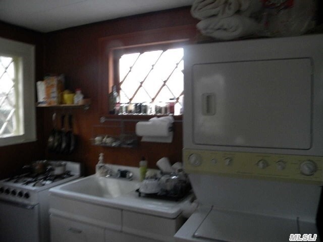 Foto del edificio - 318 Seawanhaka Yacht Club Rd
