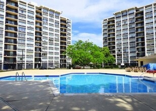 Building Photo - 8801 W Golf Rd