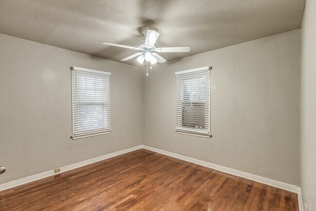 Foto del edificio - 1430 NE 28th St
