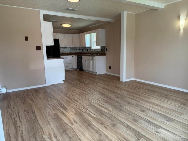 Building Photo - 1310 El Dorado Dr