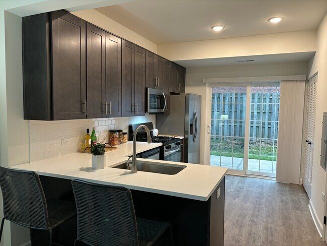 Foto del edificio - 1432 Naperville Wheaton Rd