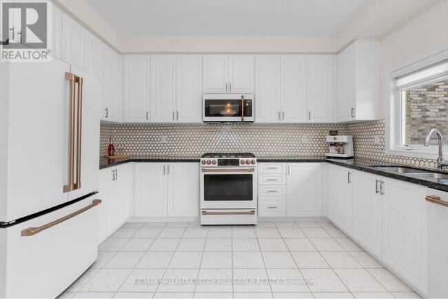 Building Photo - 34 Valleo St