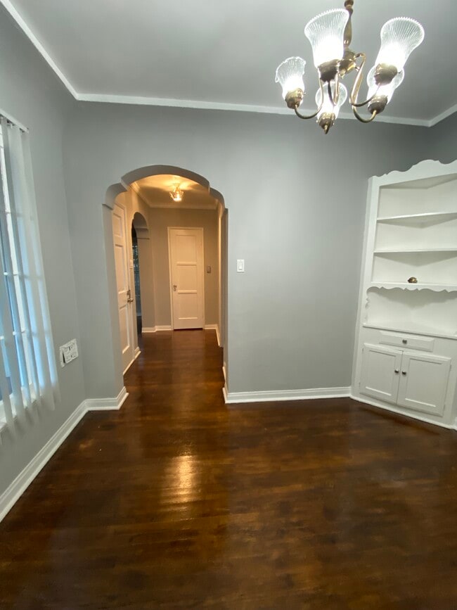 Building Photo - 2201 S Bentley Ave