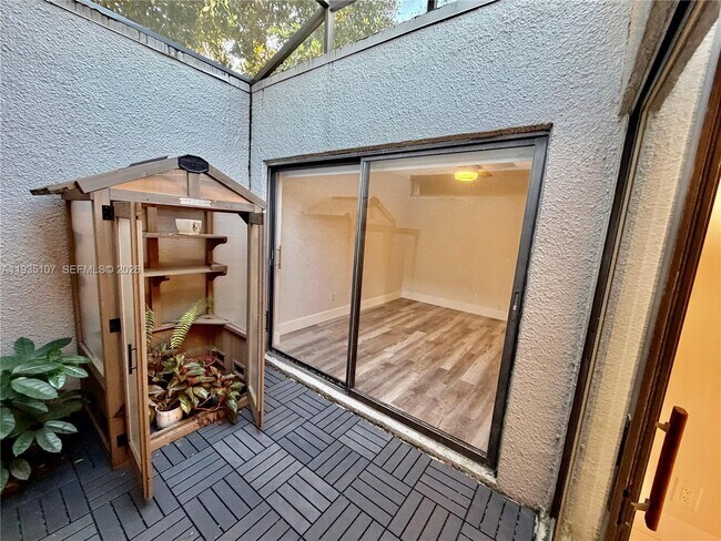 Foto del edificio - 11336 NW 16th St