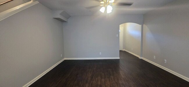 Building Photo - Converse, TX! 3 Bedroom 2.5 Bath Townhome