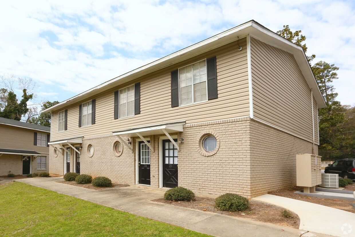 Primary Photo - Vineville Townhomes East