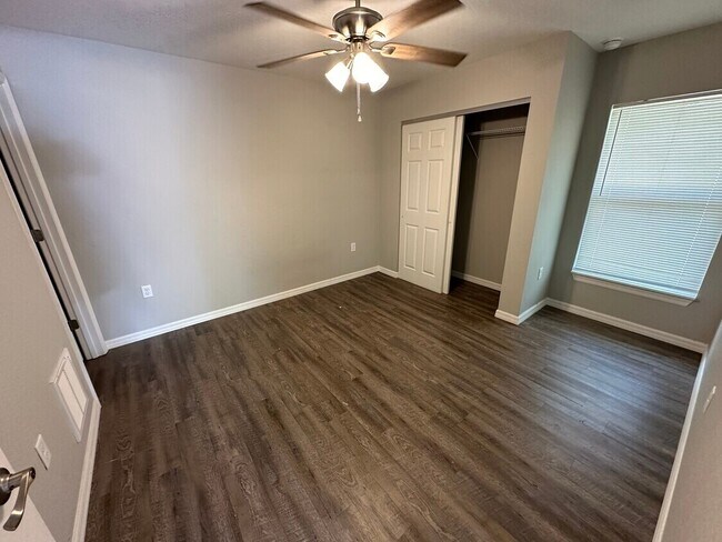Foto del edificio - 5580 NE 35th St