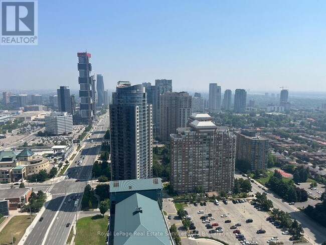 Building Photo - 3900-3900 Confederation Pkwy