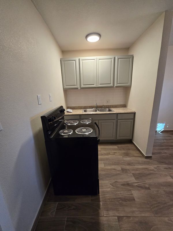 Foto del edificio - 624 E Roosevelt Ave