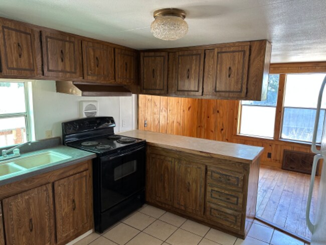 Building Photo - 63 Live Oak Knolls