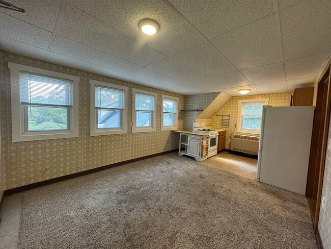 Building Photo - 265 Bank Street Extension