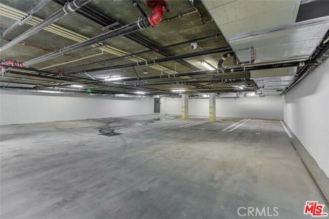 Building Photo - 11478 Moorpark St