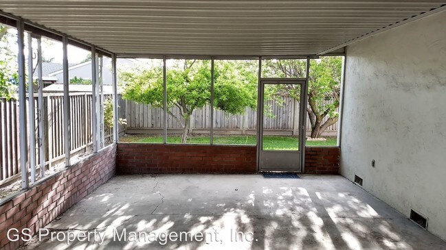 Foto del edificio - 6063 Pineland Ave