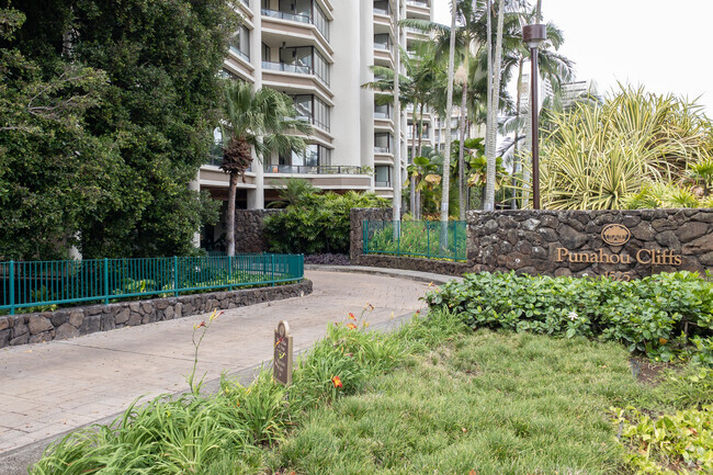 Building Photo - Punahou Cliffs