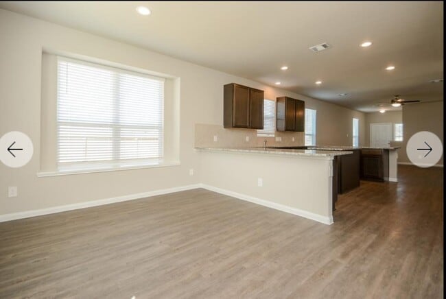 Foto del edificio - 4335 Rosemary Ln