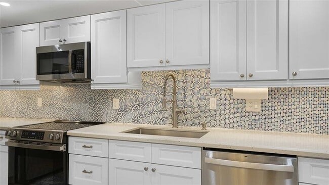 Building Photo - 3430 Galt Ocean Dr