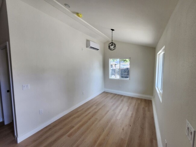 Foto del edificio - 15942 Formby Dr