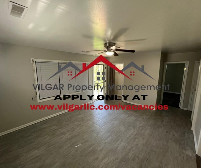 Building Photo - Cozy 2 bed , 1 bath slab home in Gary, IN