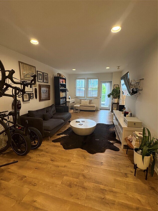 Foto principal - 55 Monroe Blvd