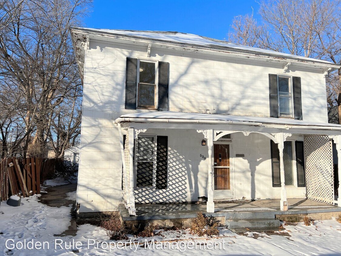 4 br, 1 bath House 530 E 3rd Ave House for Rent in Hutchinson, KS